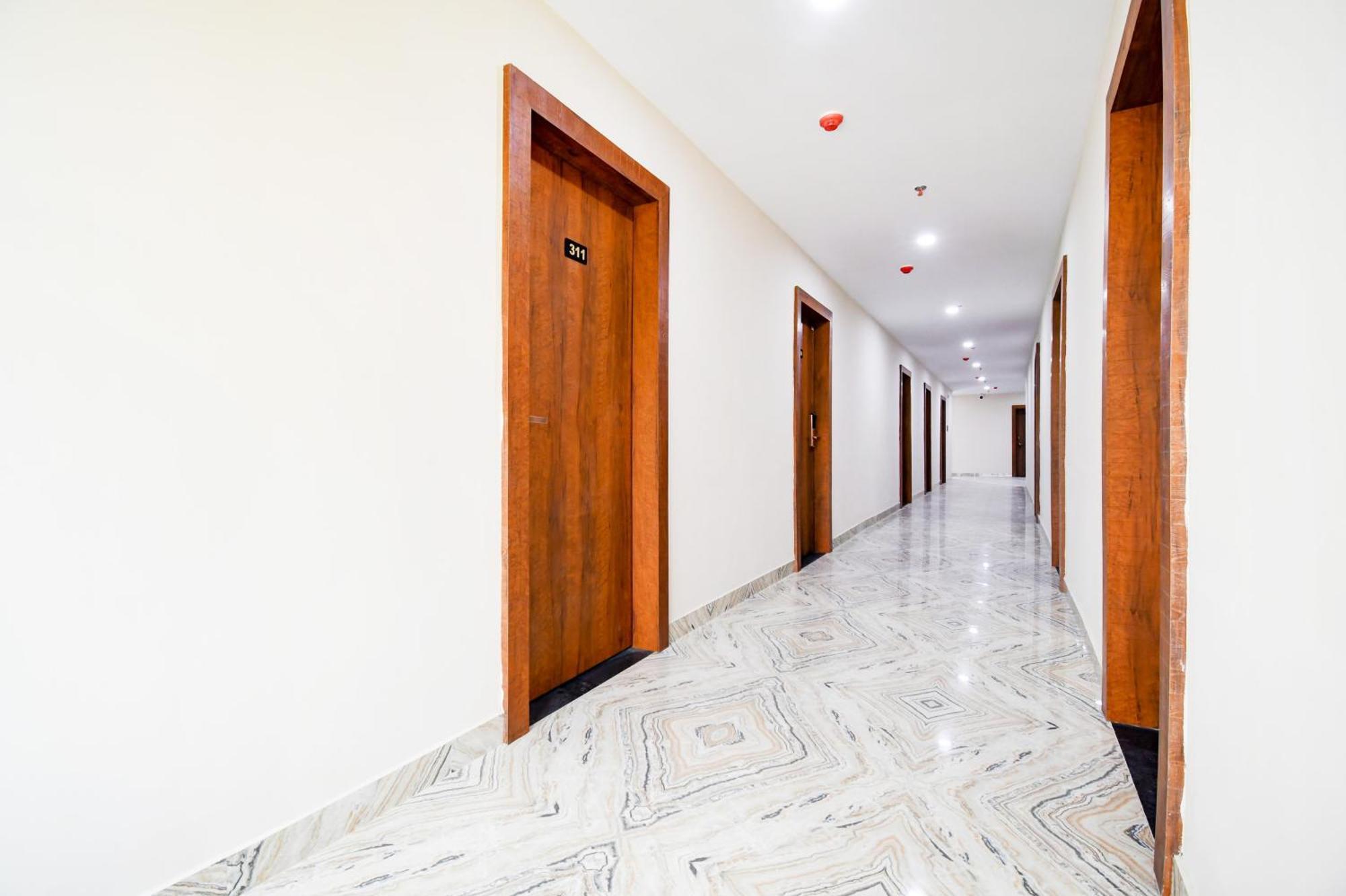 Collection O Sakhigopal Hotel